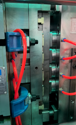 双色渐变瓶胚模具